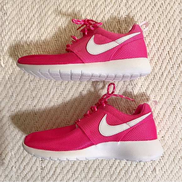 NIB Nike Roche One Hot Pink Blast Running Shoes Size 7.5 - Picture 4 of 7